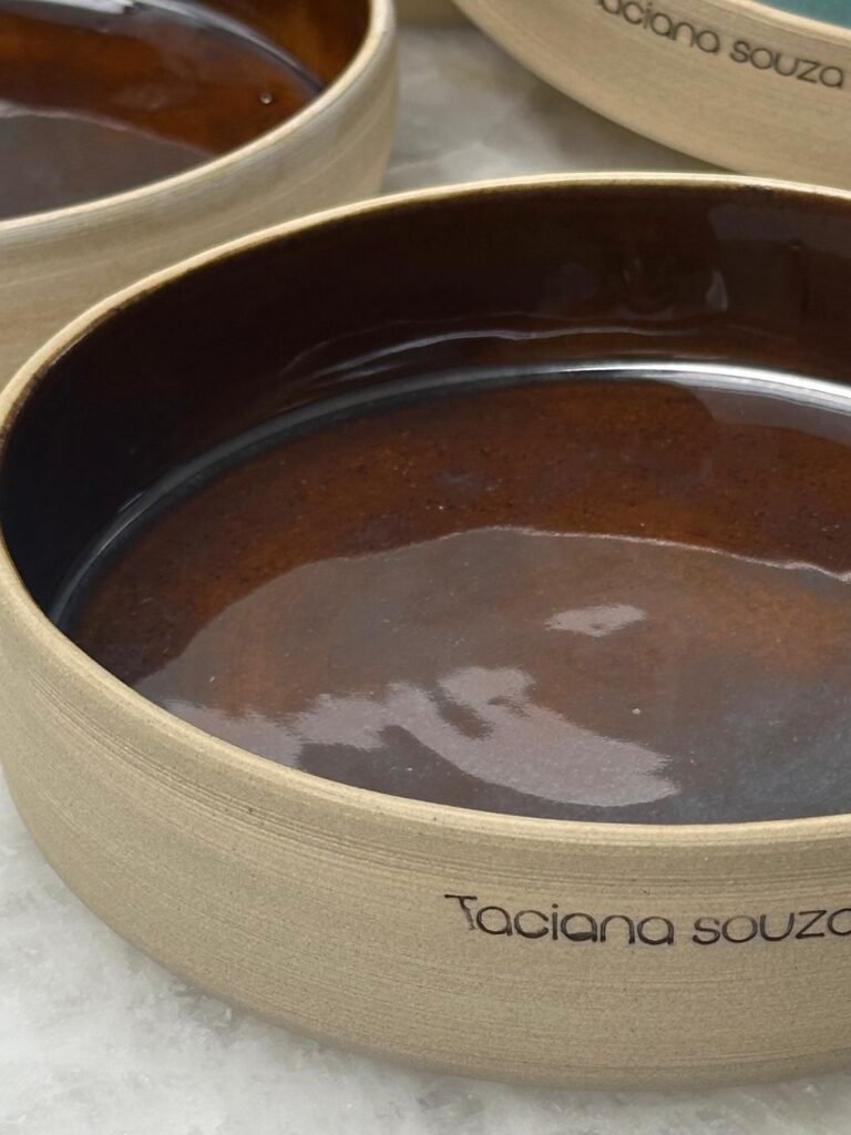Bowl Saladeira Terracota com Bico Vertedor